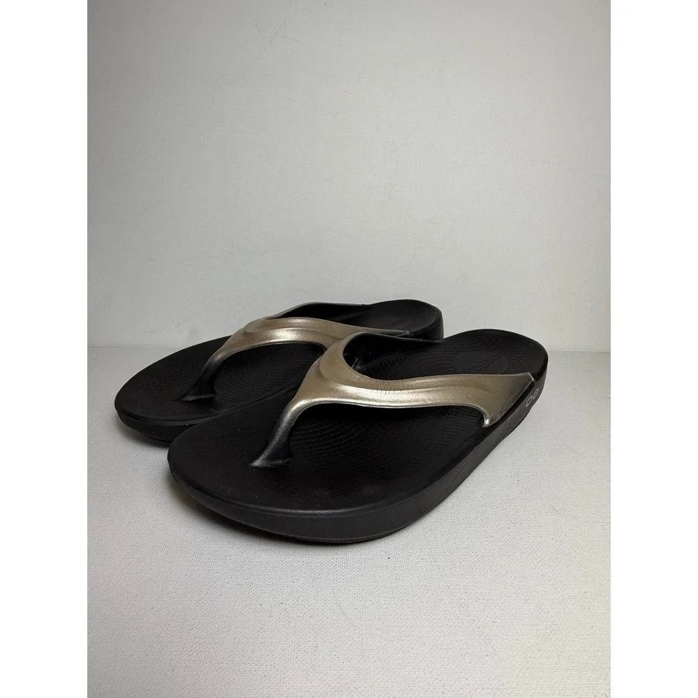 OOFOS OOlala Luxe Recovery Sandals Black Champagne Gold Women W6 EU 37